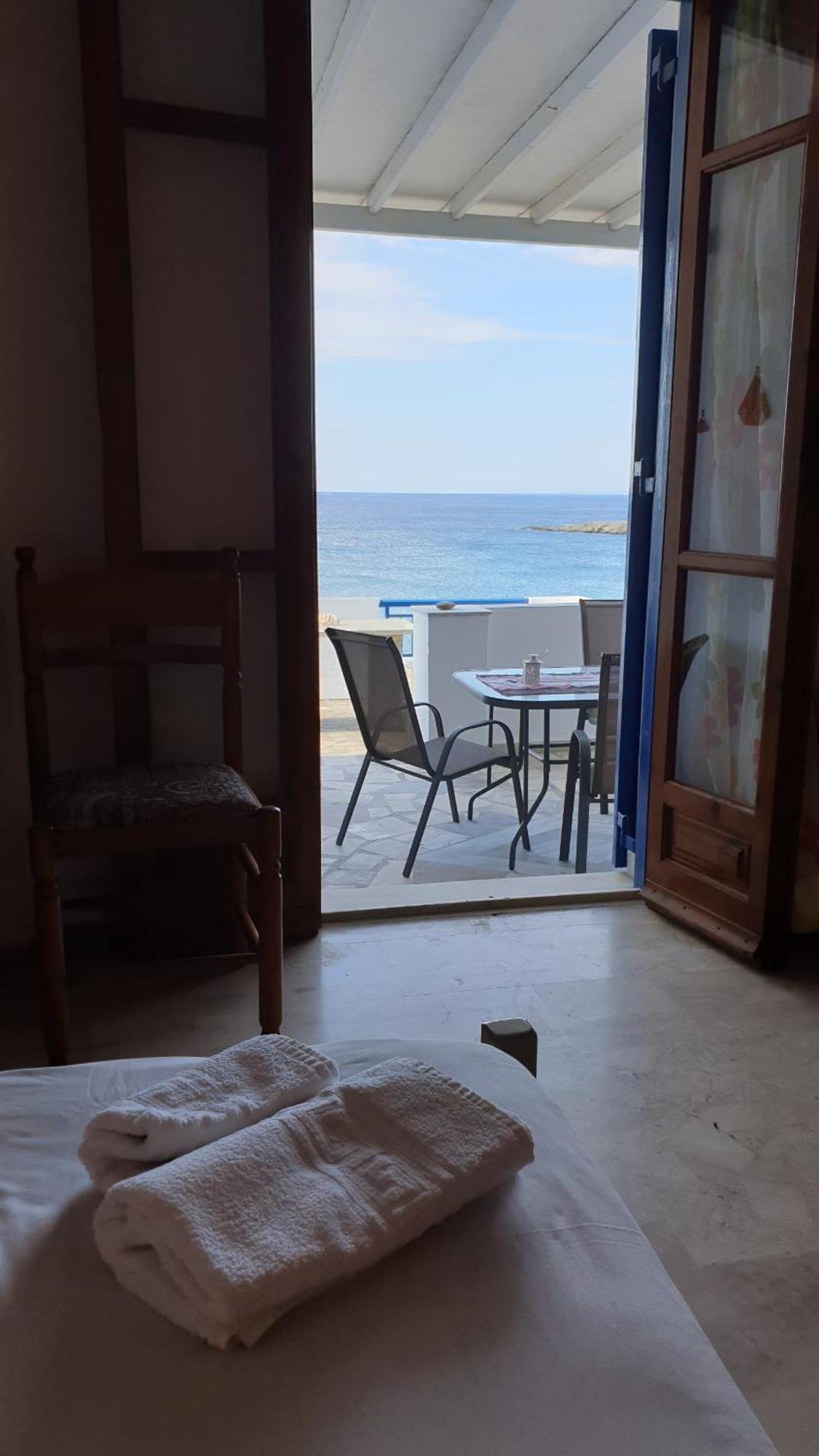 Galazio Kyma Agios Ioannis (Tinos) Quarto foto